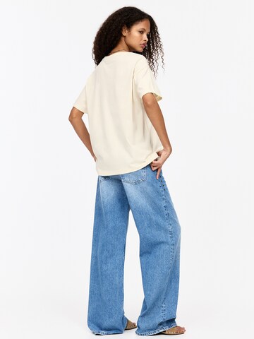 Pull&Bear Тениска в бежово
