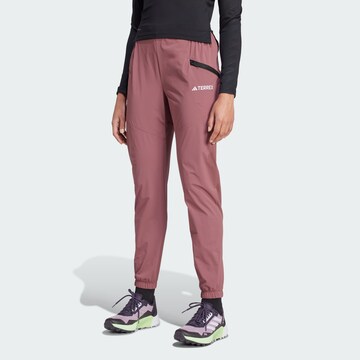 Effilé Pantalon de sport 'Xperior' ADIDAS TERREX en rouge : devant