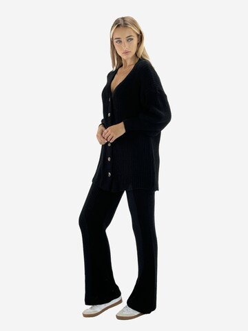 Elara Huispak in Zwart