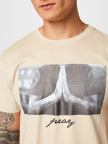 Mister Tee T-shirt 'Pray' i beige