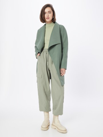 VILA Between-seasons coat 'COOLEY' in Green