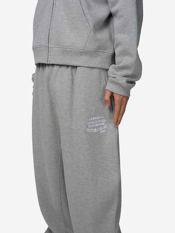 Loosefit Pantaloni di Good For Nothing in grigio