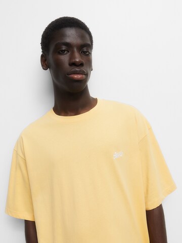 Pull&Bear Koszulka w kolorze żółty