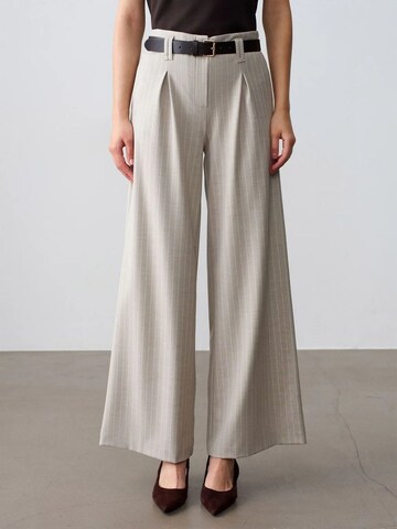 Dilvin Wide leg Pants in Beige