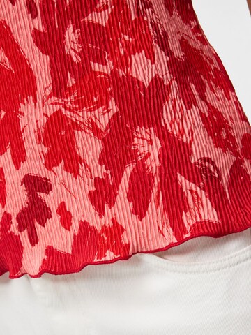 Maglietta di PIECES in rosso