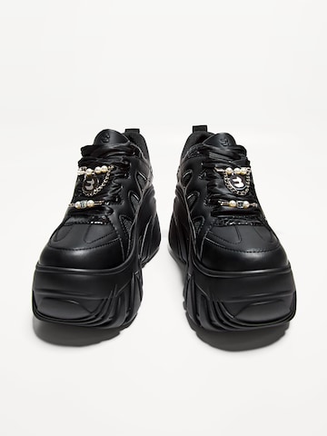 Baskets basses Bershka en noir