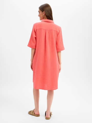 Marie Lund Shirt dress in Red