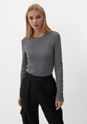 QS Shirt in Grau: Vorderseite