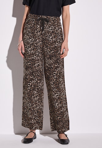 STREET ONE Regular Pants in Brown: front