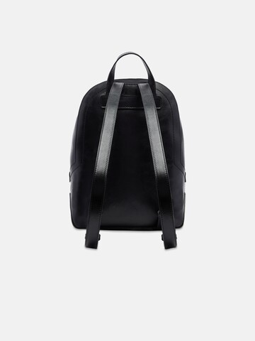 The Bridge Backpack in Black