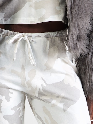 WEEKDAY - Pierna ancha Pantalón en blanco