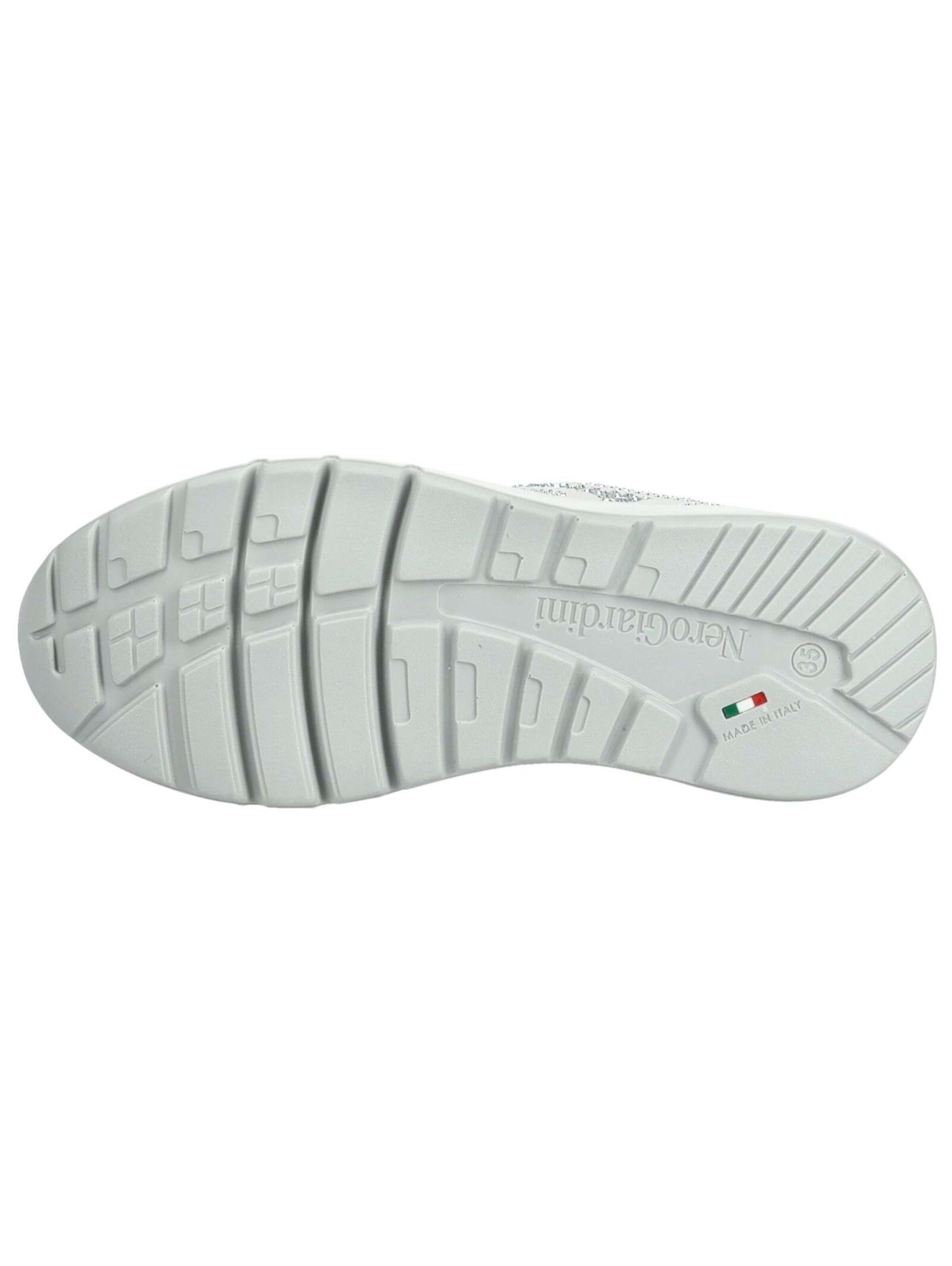 Baskets basses Nero Giardini en blanc