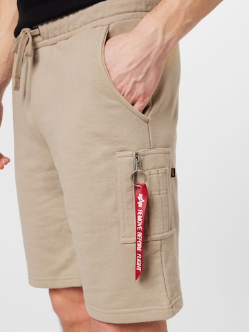 Regular Pantalon ALPHA INDUSTRIES en beige