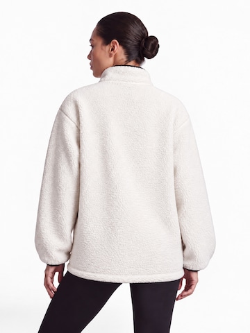 V!BE STUD!OS Sweater in White