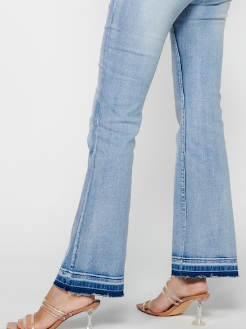 KOROSHI Flared Jeans in Blau