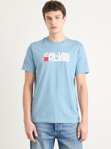 Calvin Klein JeansMajica - plava boja: prednji dio