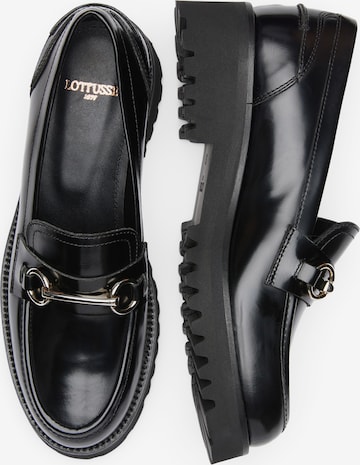 Chaussure basse 'Covent ' LOTTUSSE en noir