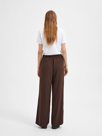 Loosefit Pantalon 'Tinni' SELECTED FEMME en marron