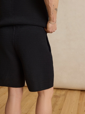 DAN FOX APPAREL Loosefit Παντελόνι 'Alex' σε μαύρο