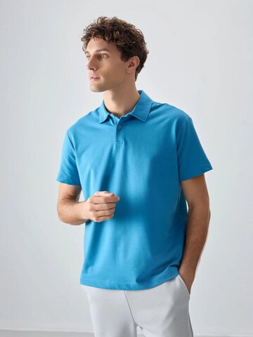 Tommy Life Shirt in Blue: front