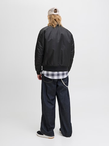 JACK & JONES - Chaqueta de entretiempo 'JCOMOTION' en negro