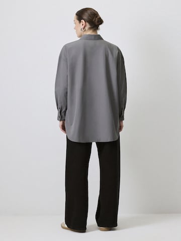 Touche Prive Shirt in Grey