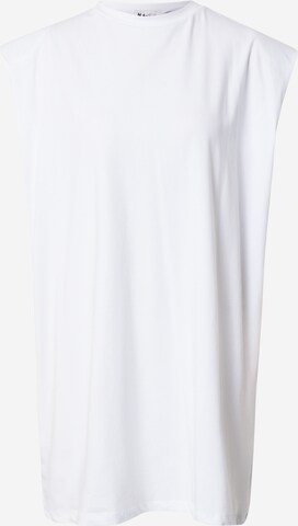 Robe oversize NA-KD en blanc : devant