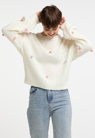 MYMO Sweater in White: front