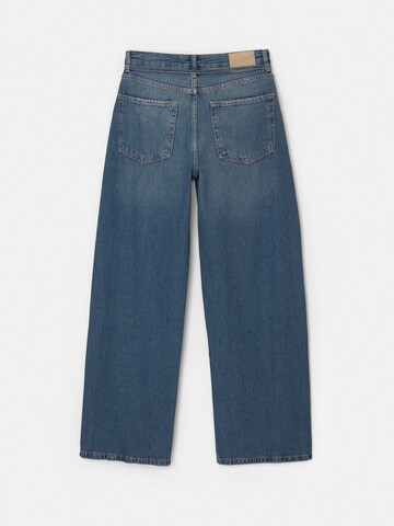 Pull&Bear Широки крачоли Дънки в синьо