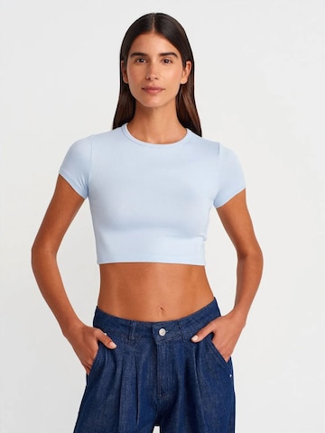 T-shirt Dilvin en bleu : devant