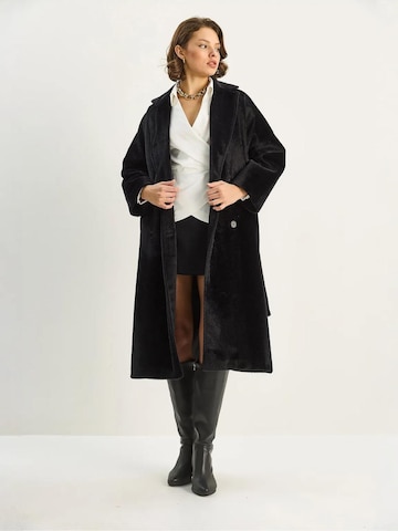 Bianco Lucci Tussenmantel in Zwart