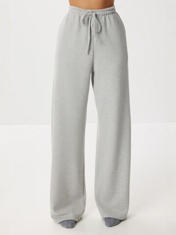 Wide leg Pantaloni 'Hose' di Happiness İstanbul in grigio