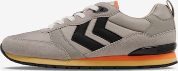 Chaussure de course 'Monaco 86' Hummel en beige : devant