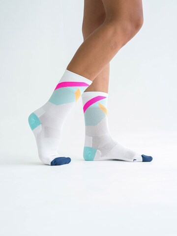 INCYLENCE Athletic Socks 'STRIKES' in White