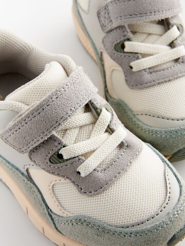 Next Sneaker i grå