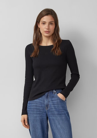 Tricou de la s.Oliver pe negru: față