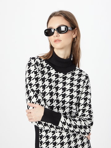 Wallis - Vestido en negro