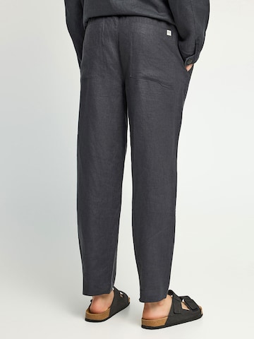 Funky Buddha Loosefit Housut värissä harmaa