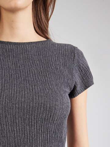 STUDIO SELECT T-shirt 'Charlotte' i grå