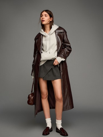 Manteau mi-saison Bershka en marron : devant