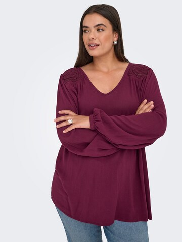 Camicia da donna 'CARSELASI' di ONLY Carmakoma in rosso