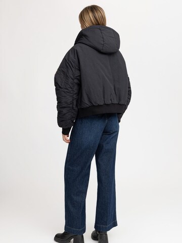 Bombers - Chaqueta de invierno 'NYAKO WOMEN' en negro