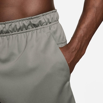NIKE Regular Funktionsshorts 'DF FLEX' in Grün