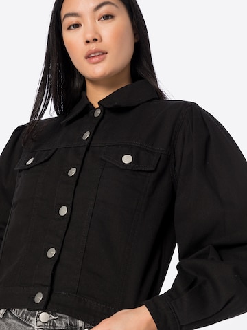 Oasis Jacke in Schwarz