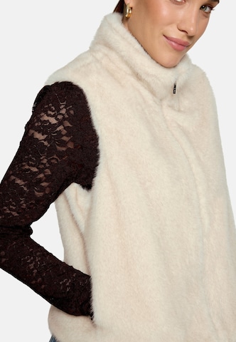 zero Vest in Beige