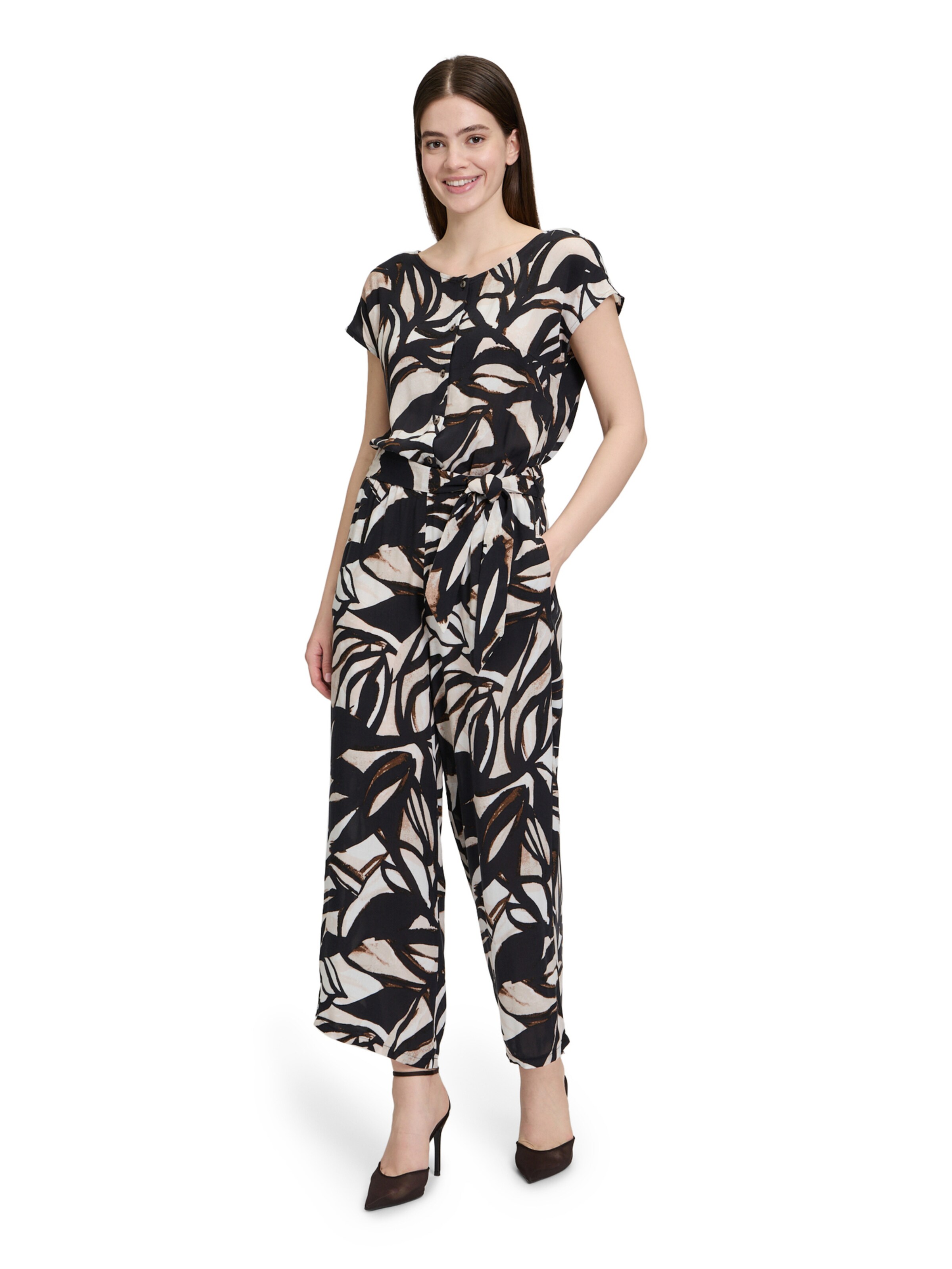 Betty & Co Jumpsuit in Schwarz: Vorderseite