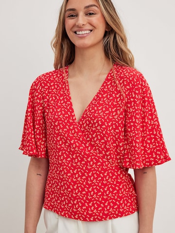 NA-KD Blouse in Rood: voorkant