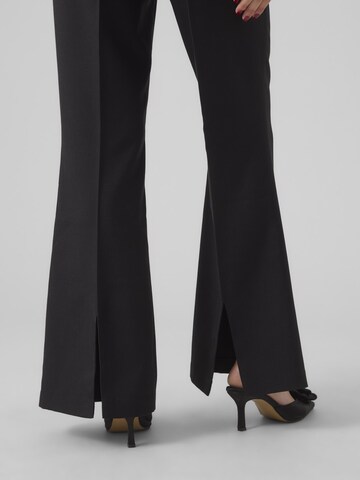 évasé Pantalon à plis 'AVERY ' VERO MODA en noir