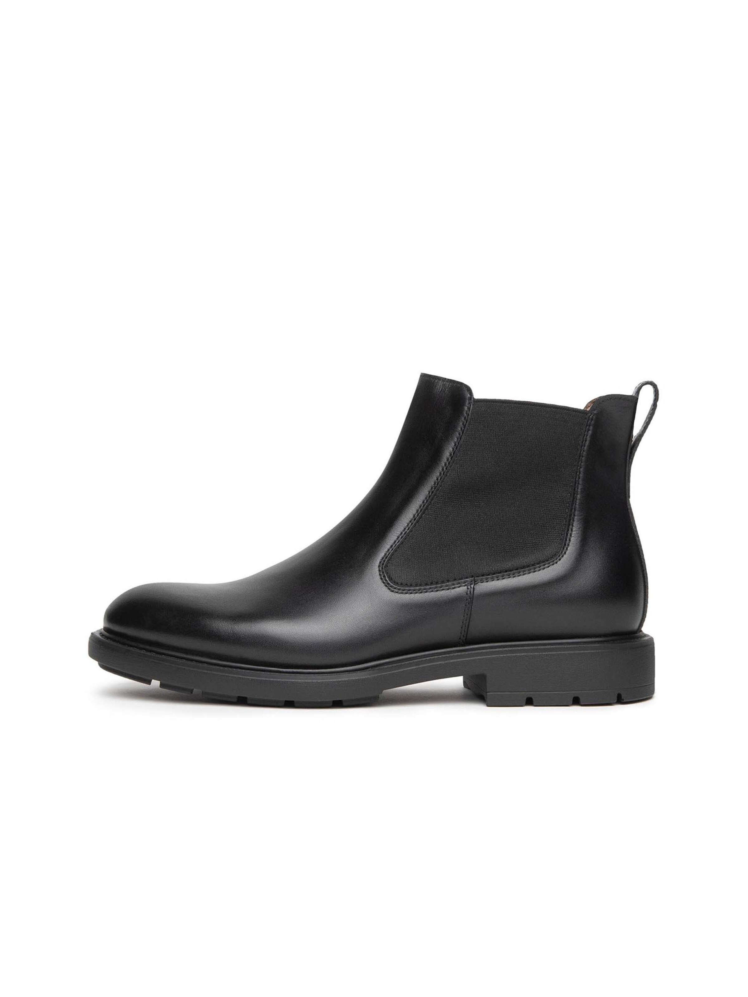 Nero Giardini Chelsea boots in Black: front