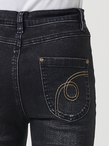 KOROSHI Regularen Kavbojke | črna barva